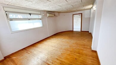 Commerce de détail dans Vilanova i la Geltrú, Barcelona à louer Photo intérieure- Image 2 de 9