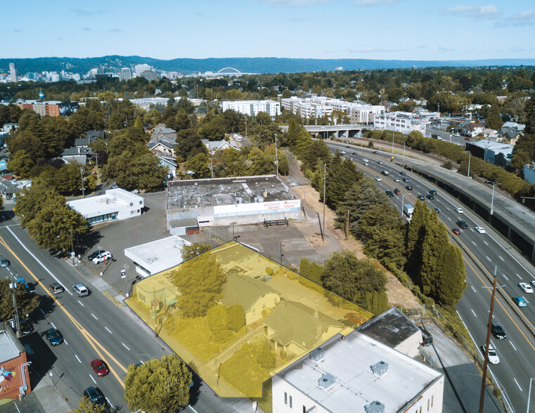 SE 37th & Sandy Redevelopment portfolio of 3 properties for sale on LoopNet.ca - Building Photo - Image 1 of 8