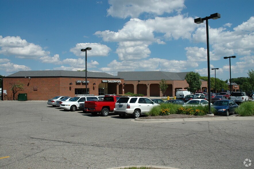 3596 W Maple Rd, Bloomfield Hills, MI for lease - Other - Image 2 of 5
