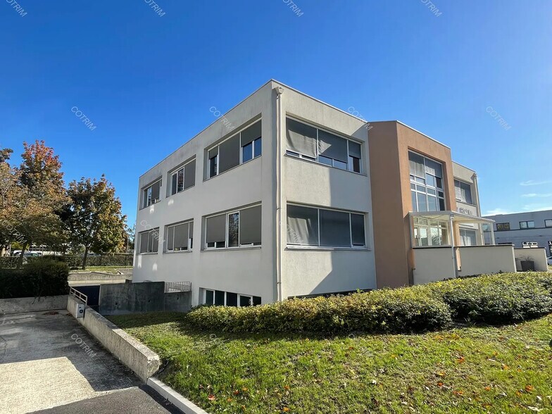 10 Rue Etienne Oehmichen, Reims for lease - Building Photo - Image 2 of 4
