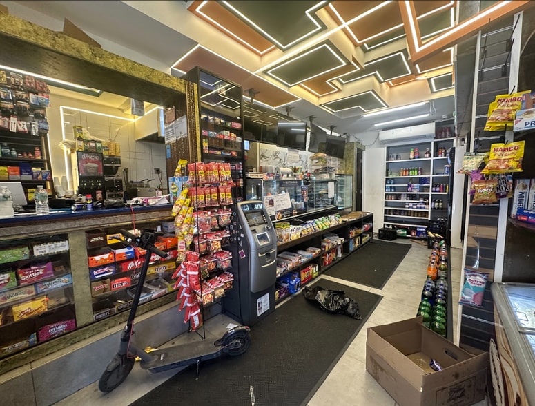 2121 Frederick Douglass Blvd, New York, NY for lease - Building Photo - Image 2 of 6