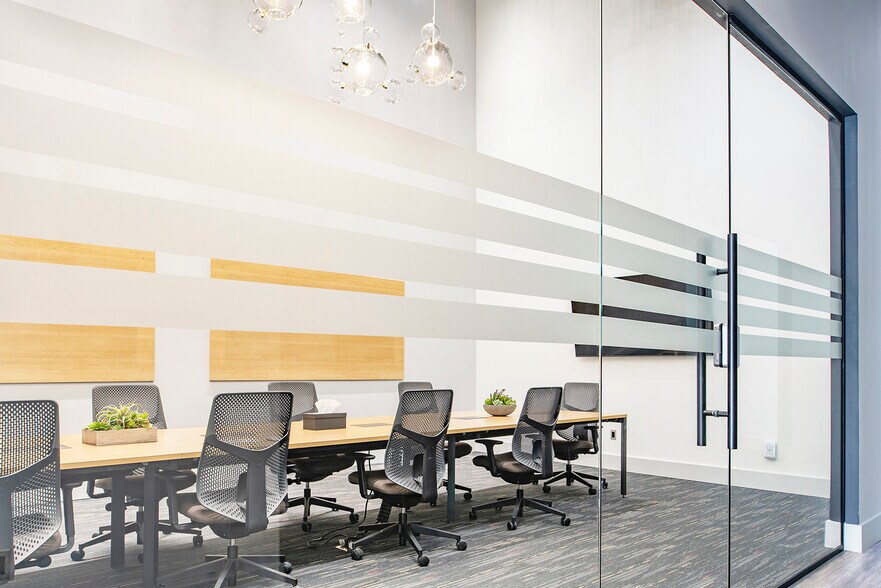 600 Matheson Blvd W, Mississauga, ON for lease - Interior Photo - Image 2 of 21