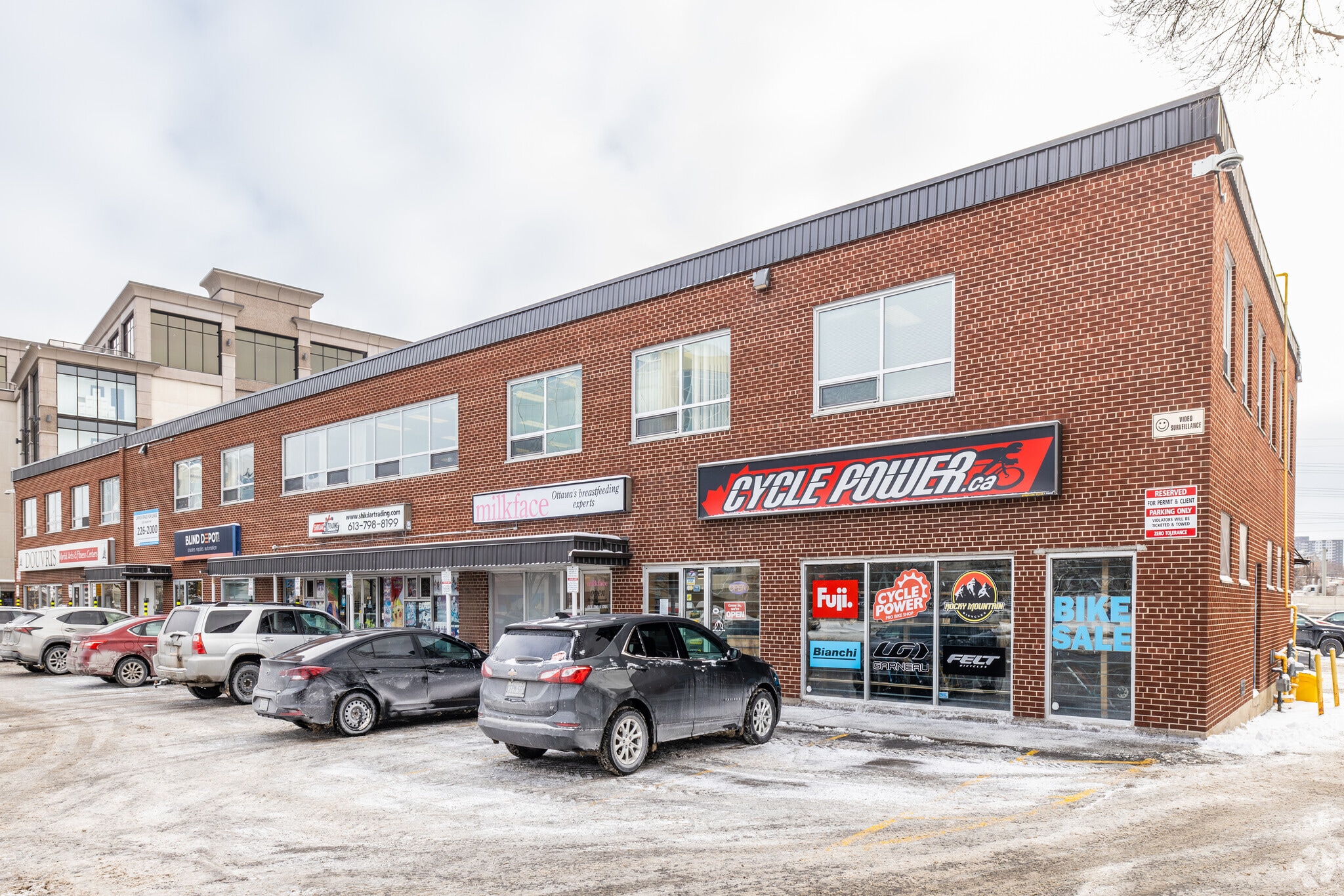1568-1574 Carling Ave, Ottawa, ON for lease Primary Photo- Image 1 of 6
