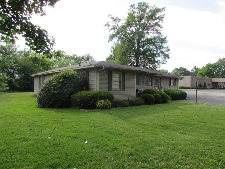 1823 Somerville Rd SE, Decatur, AL for sale - Primary Photo - Image 1 of 17