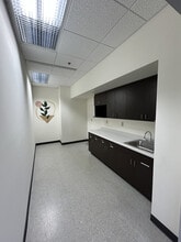 2607 N Grandview Blvd, Waukesha, WI à louer Photo intérieure- Image 2 de 5