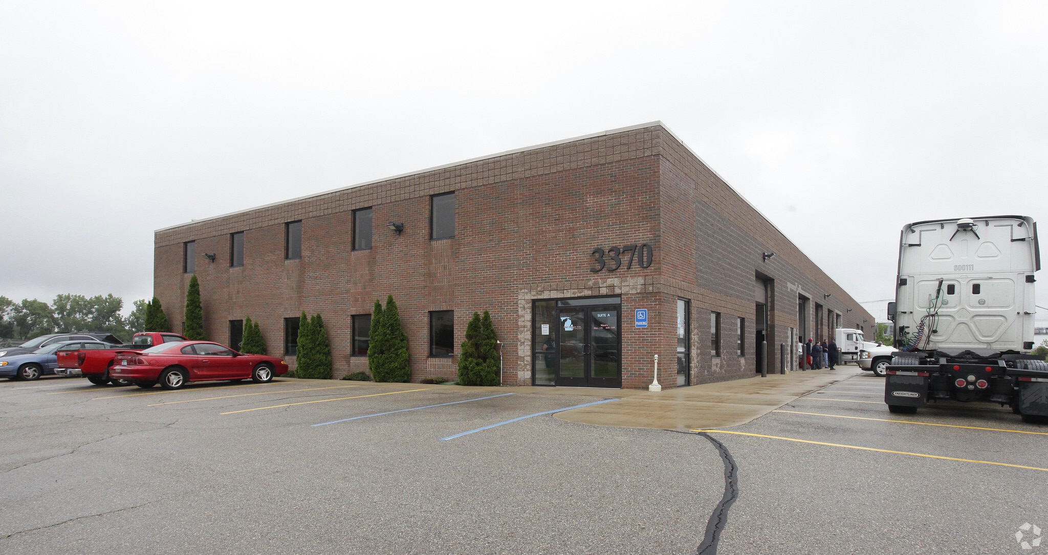 3370 Busch Dr SW, Grandville, MI for sale Primary Photo- Image 1 of 74