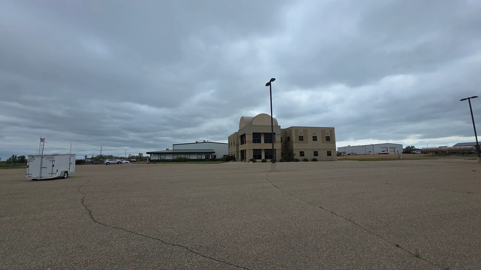 3711 4th Ave NE, Watford City, ND for sale - Building Photo - Image 2 of 17