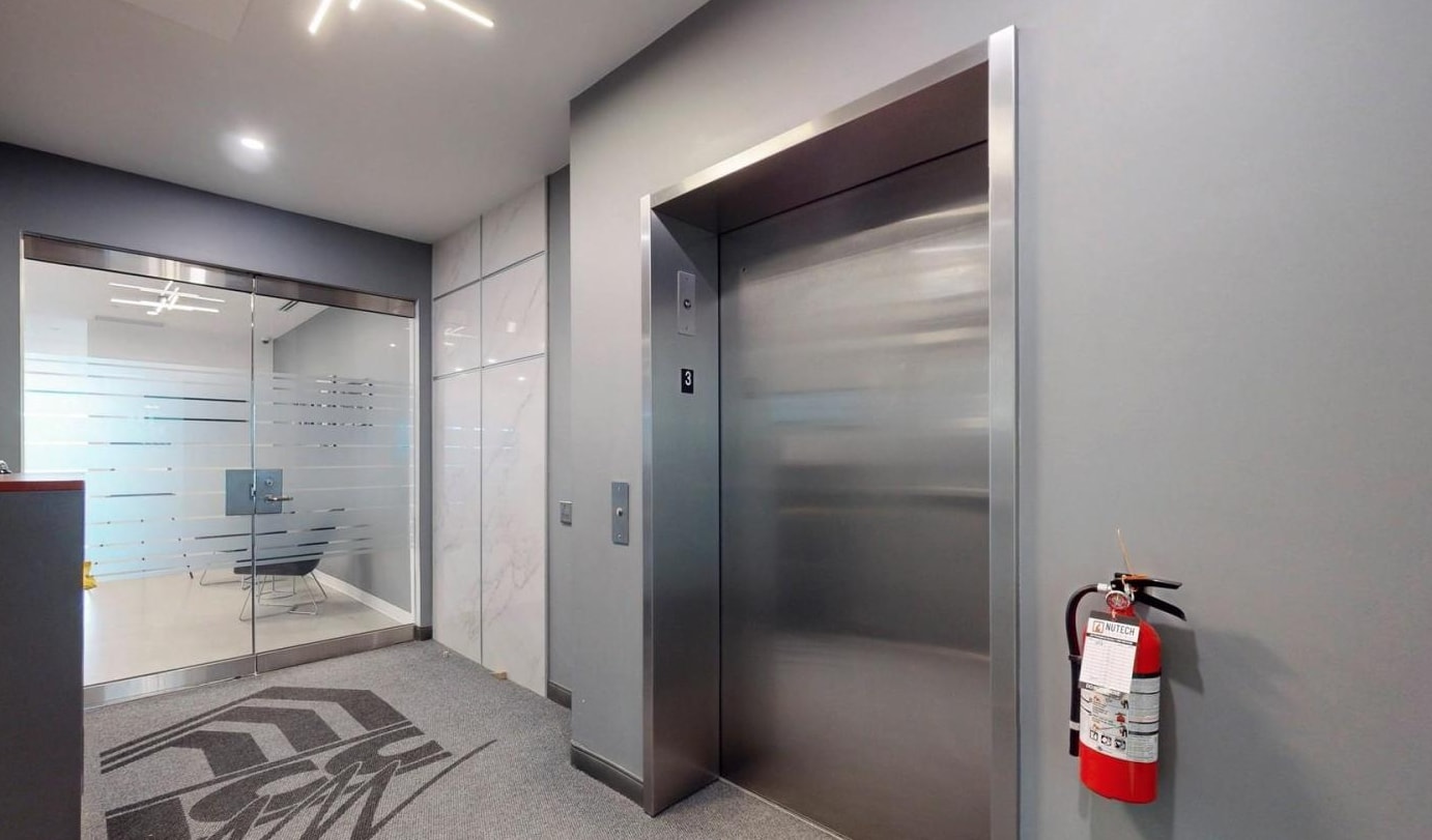 2875 14th Av, Markham, ON L3R 5H8 - Unité 300 -  - Hall d’entrée - Image 1 of 23