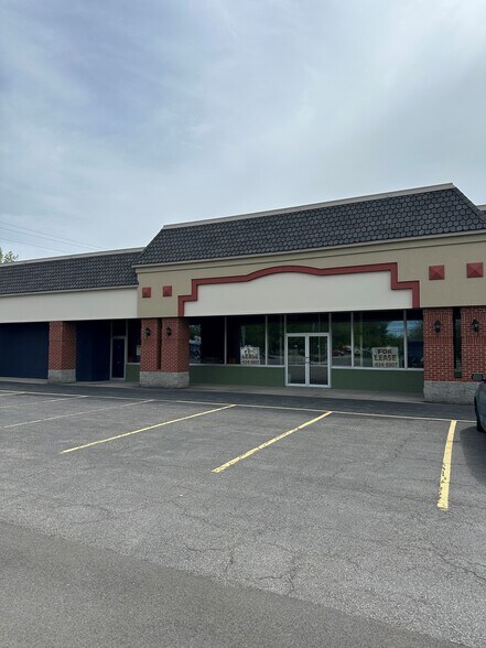 5879-5891 S Transit Rd, Lockport, NY à louer - Photo du bâtiment - Image 2 de 24