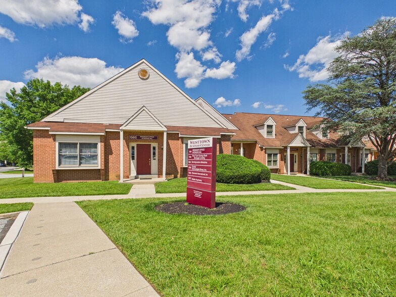 1562 McDaniel Dr, West Chester, PA à louer - Photo du bâtiment - Image 2 de 3
