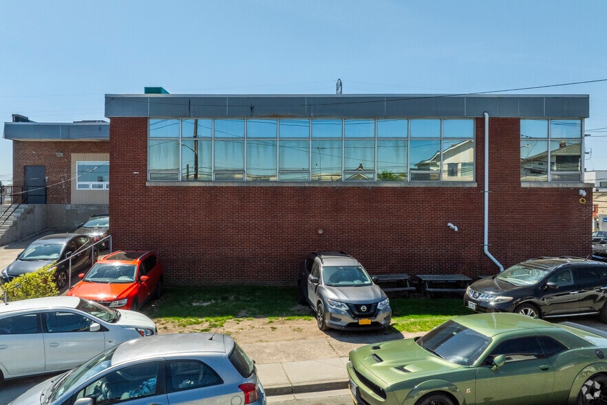 15-17 Hoover St, Inwood, NY for sale - Building Photo - Image 3 of 7