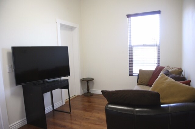 1327 W 35th St, Los Angeles, CA à vendre - Photo du bâtiment - Image 2 de 52