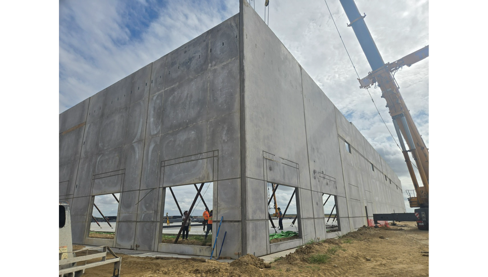 1408 Carriers Dr., Laredo, TX à louer - Photo du bâtiment - Image 3 de 3