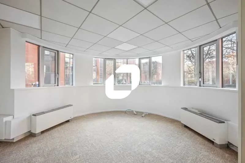 13-15 Rue Jeanne Braconnier, Meudon for lease Building Photo- Image 1 of 27