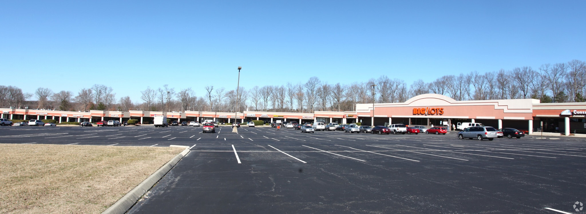 3716-3728 Battleground Ave, Greensboro, NC for lease Building Photo- Image 1 of 7