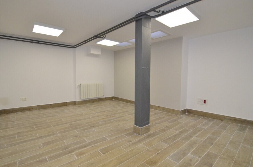 Office in Salamanca, Salamanca for lease - Interior Photo - Image 2 of 38