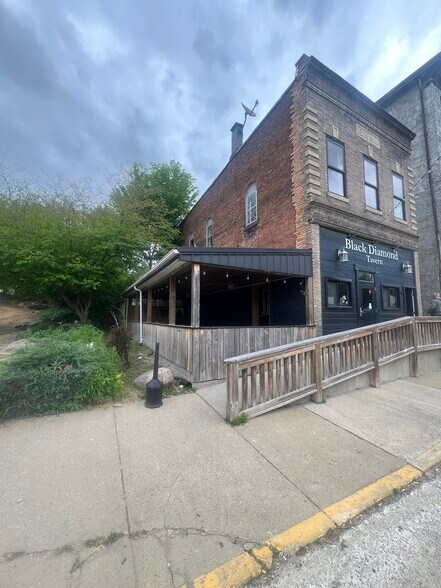 106 W Main St, Shawnee, OH à vendre - Photo du bâtiment - Image 1 de 2