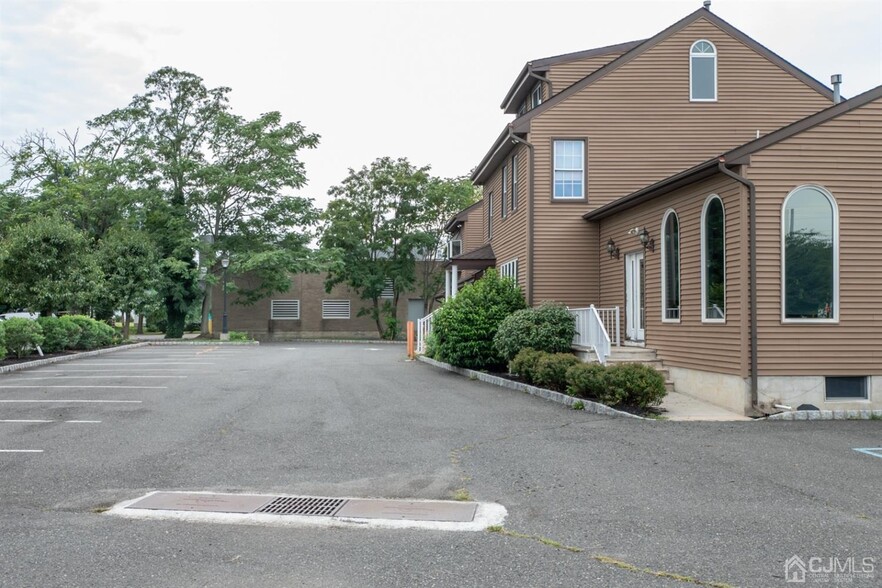 220 Forsgate Dr, Jamesburg, NJ for lease - Interior Photo - Image 3 of 6