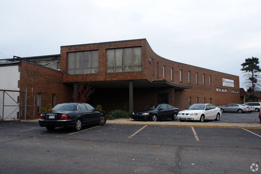 31915 Groesbeck Hwy, Fraser, MI for sale - Building Photo - Image 3 of 4