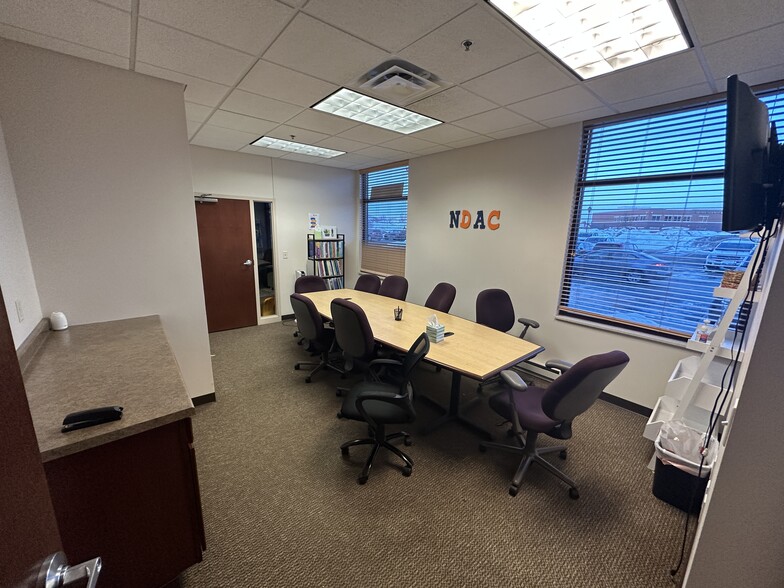 1420 9th St E, West Fargo, ND for lease - Interior Photo - Image 2 of 15