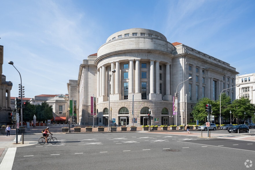 1300 Pennsylvania Ave NW, Washington, DC for lease - Building Photo - Image 3 of 34