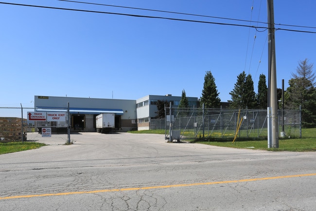 Plus de détails pour 420 Welham Rd, Barrie, ON - Industriel à louer
