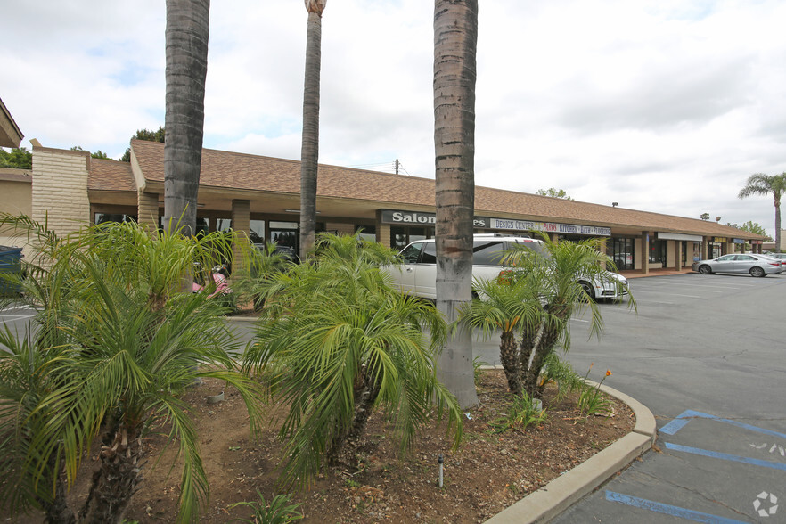 415-433 N Tustin St, Orange, CA for lease - Building Photo - Image 1 of 3