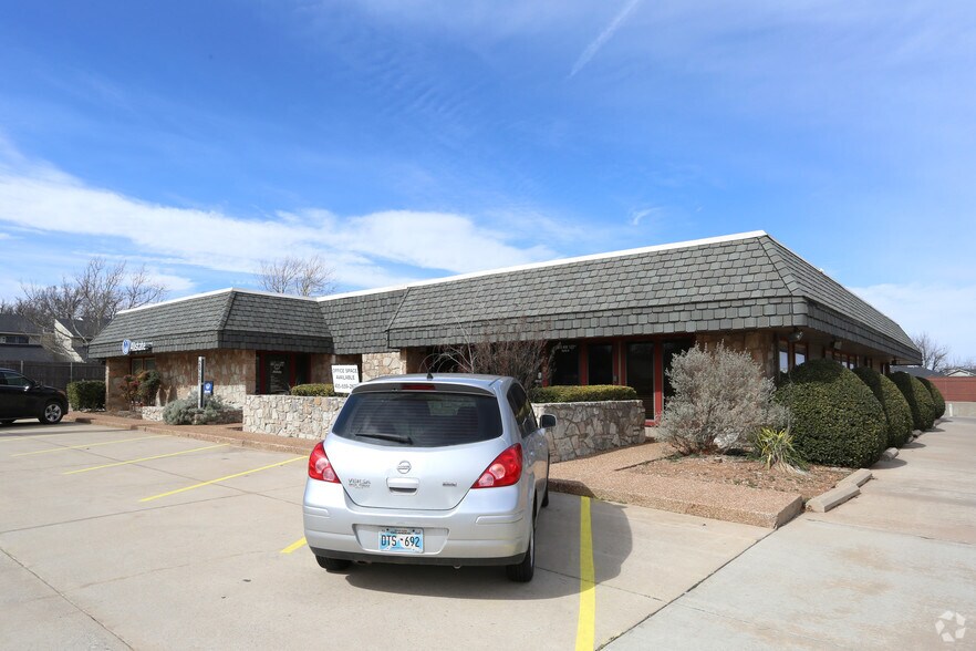 2919-2927 NW 122nd St, Oklahoma City, OK à louer - Photo du bâtiment - Image 3 de 9