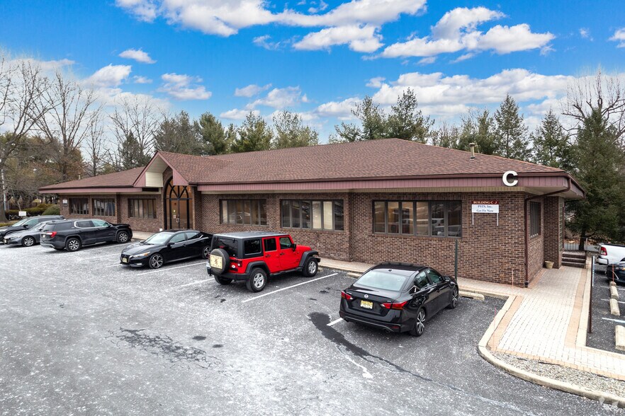 102 Browning Ln, Cherry Hill, NJ à vendre - Photo principale - Image 1 de 4