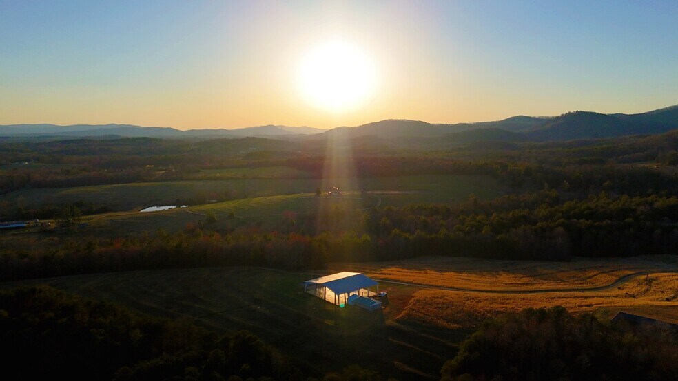 142 Mace Rd, Casar, NC à vendre - Photo du bâtiment - Image 2 de 35