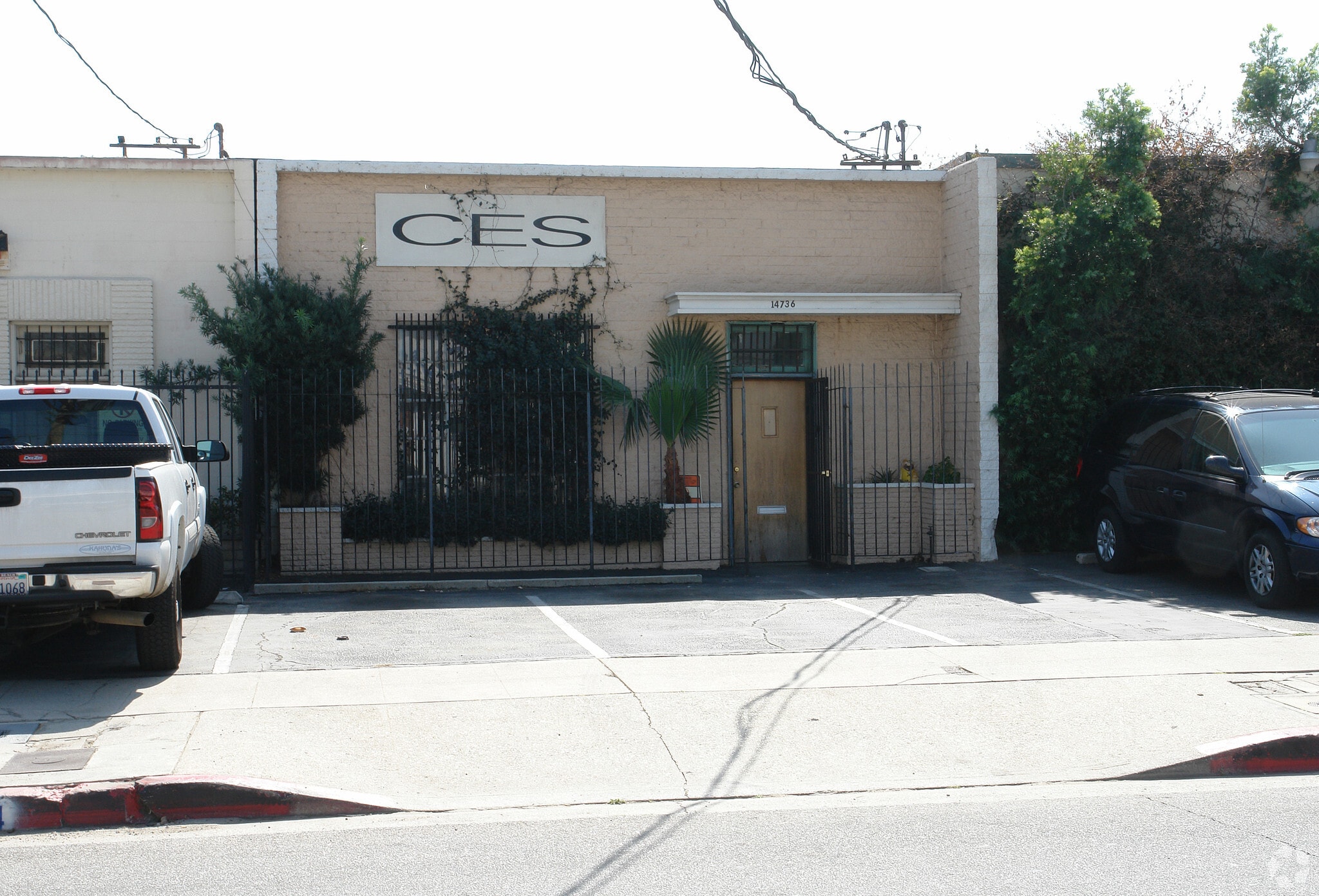14736 Arminta St, Panorama City, CA for sale Primary Photo- Image 1 of 3
