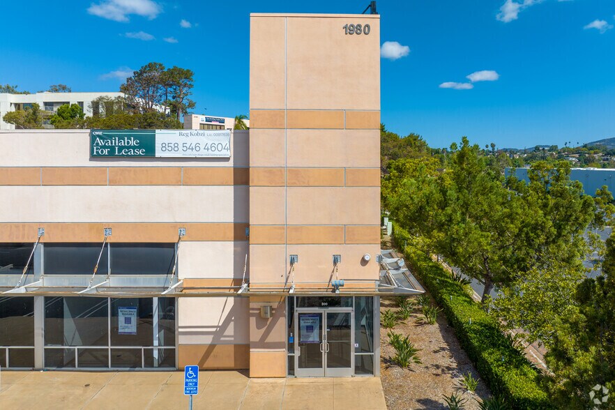 1980 University Dr, Vista, CA for lease - Building Photo - Image 2 of 4