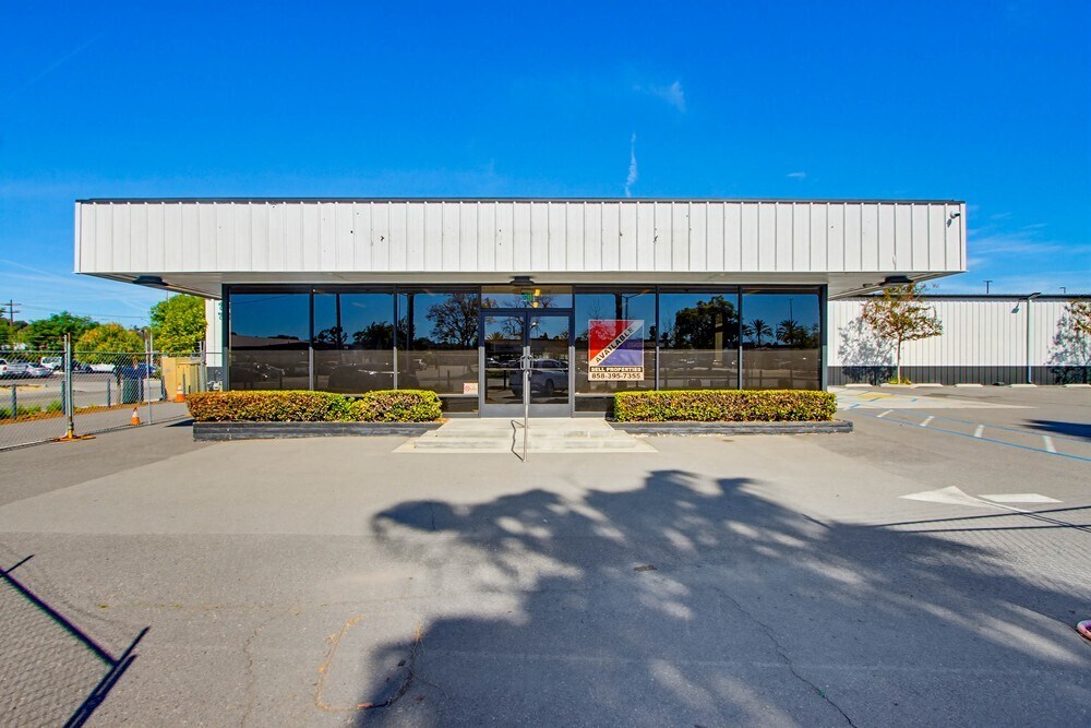 760-762 W Mission Ave, Escondido, CA for lease Primary Photo- Image 1 of 42