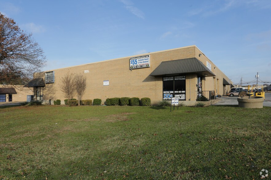 1135 E Plano Pky, Plano, TX à louer - Photo du bâtiment - Image 2 de 7