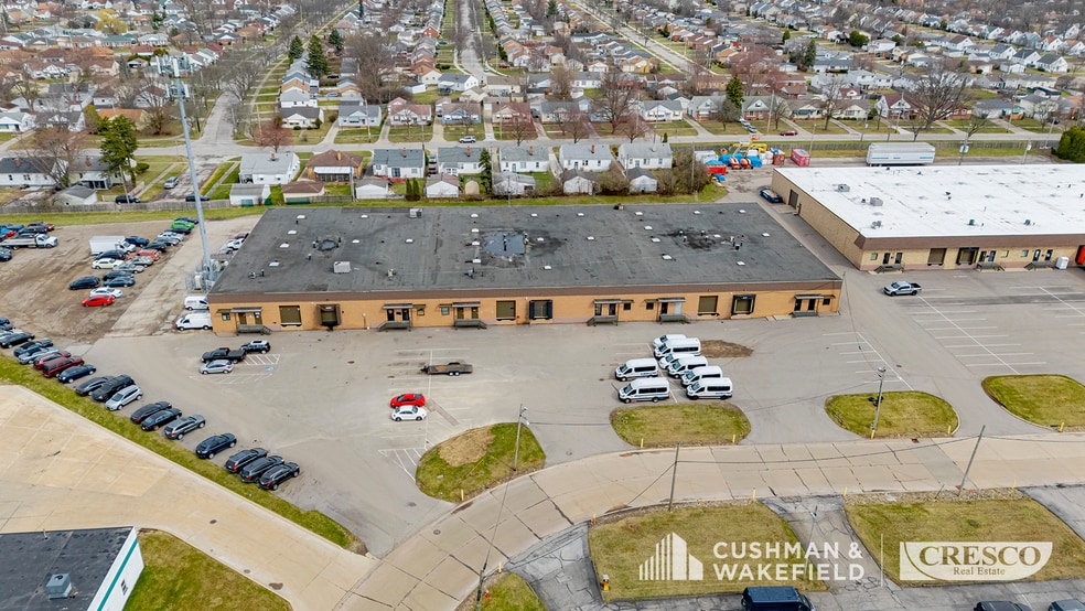 4346-4376 Cranwood Pky, Warrensville Heights, OH for lease - Building Photo - Image 3 of 5