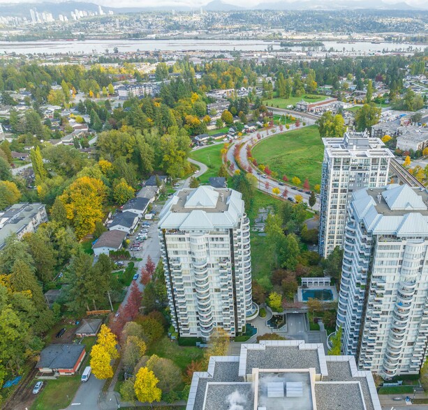 10925 University Dr, Surrey, BC for sale - Building Photo - Image 2 of 3