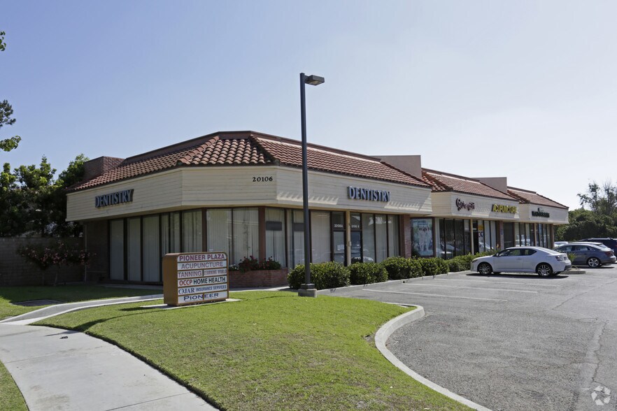 20106-20110 Pioneer Blvd, Cerritos, CA à louer - Photo principale - Image 3 de 4