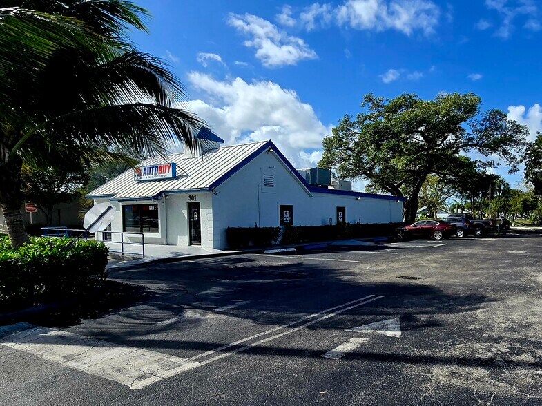 301 N State Road 7, Margate, FL à vendre - Photo du bâtiment - Image 3 de 6
