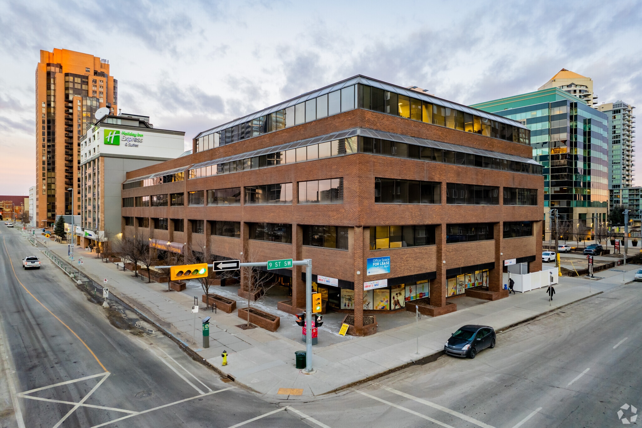 1000 8th Ave SW, Calgary, AB for sale Primary Photo- Image 1 of 1