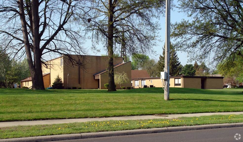 4727 W Sylvania Ave, Toledo, OH for sale - Building Photo - Image 1 of 3