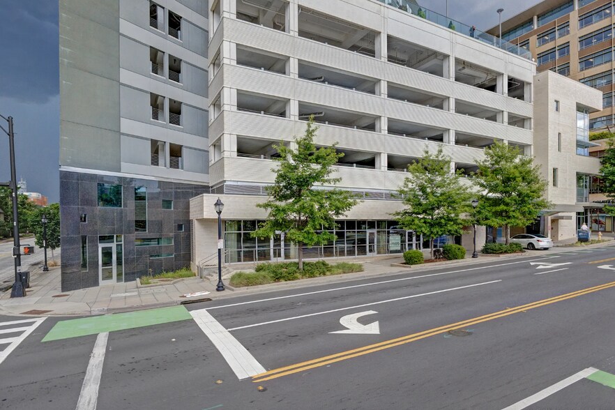 106 W Washington St, Greenville, SC à louer - Photo du bâtiment - Image 3 de 7