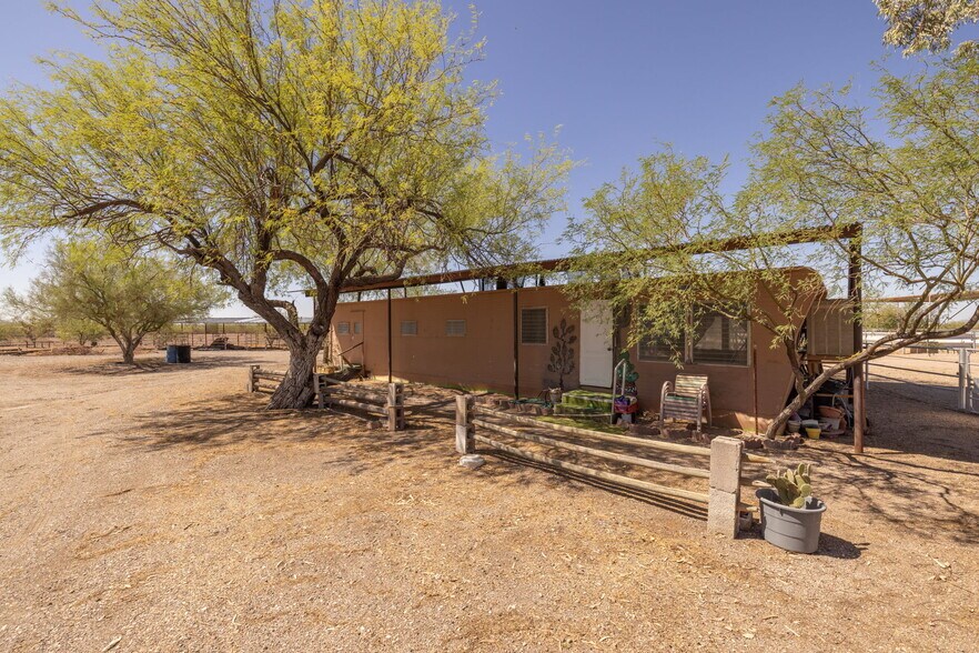 15775 E US Highway 60, Gold Canyon, AZ for sale - Primary Photo - Image 1 of 63