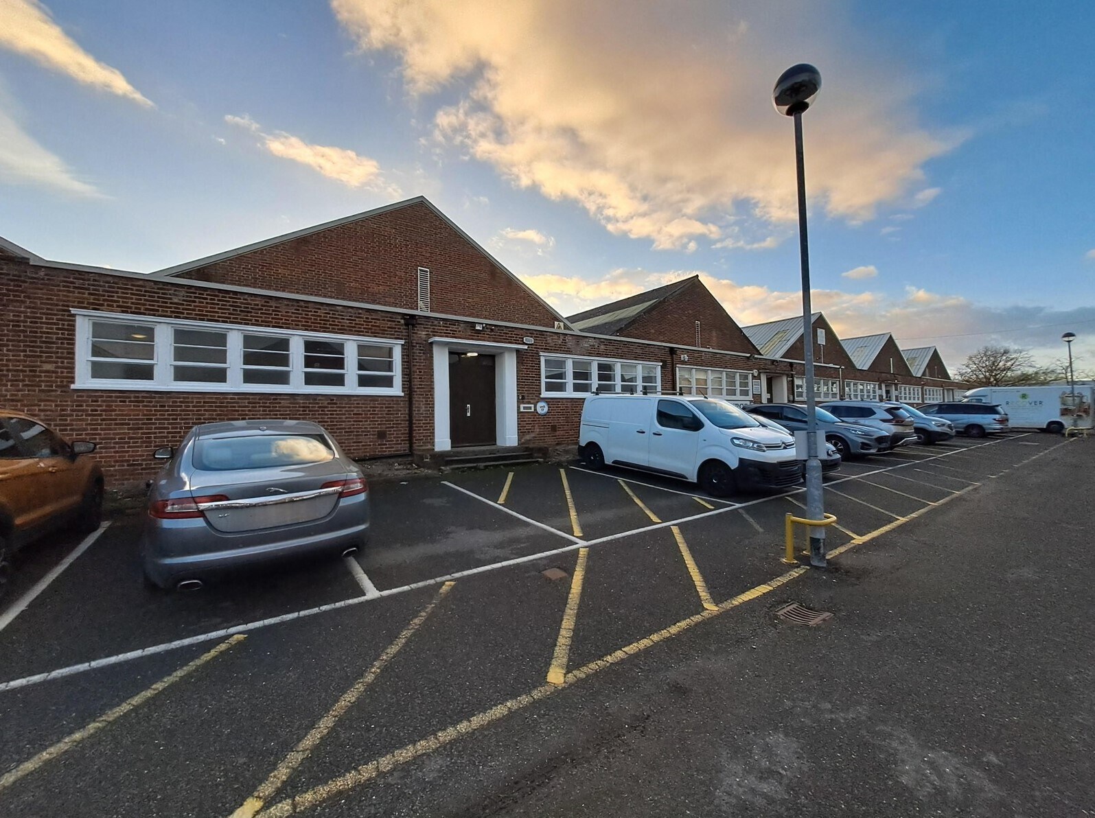 16-21 Tewin Rd, Welwyn Garden City à louer Photo du bâtiment- Image 1 de 2