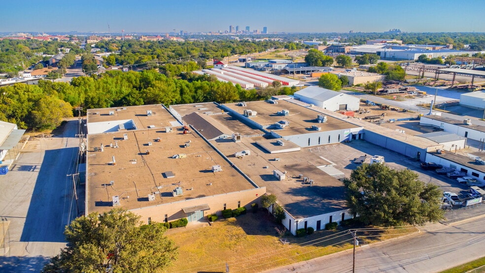 2930 W Pafford St, Fort Worth, TX for lease - Building Photo - Image 1 of 17