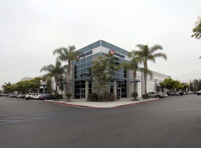 Plus de détails pour 13312 Imperial Hwy, Santa Fe Springs, CA - Commerce de détail à louer