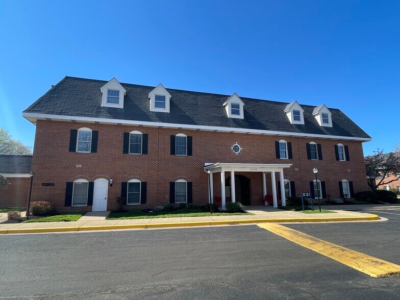 11355 Pembrooke Sq, Waldorf, MD à vendre - Photo du bâtiment - Image 2 de 4