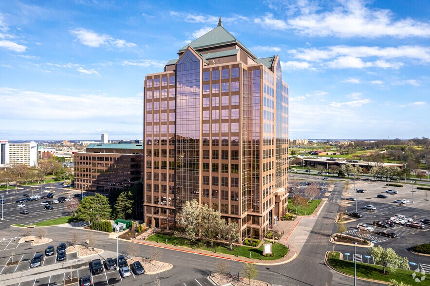 7500 College Blvd, Overland Park, KS à louer - Photo du bâtiment - Image 2 de 18