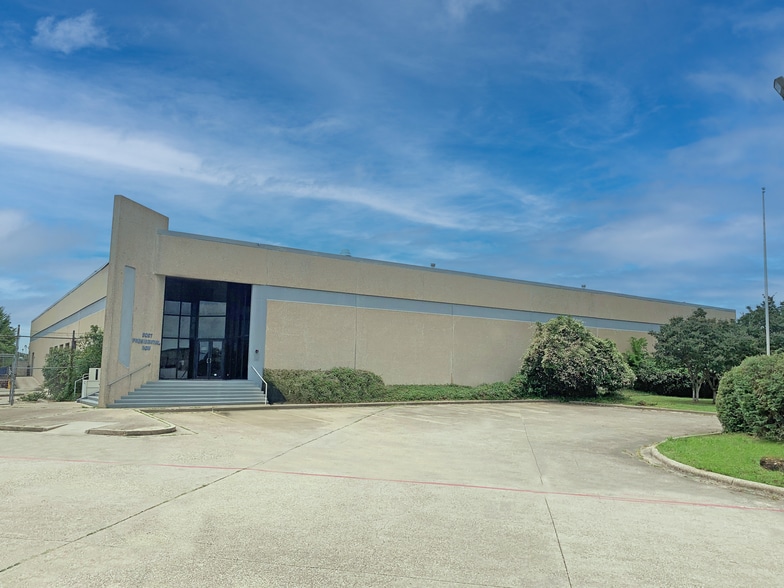2027 Presidential Row, Mesquite, TX for lease - Building Photo - Image 1 of 2