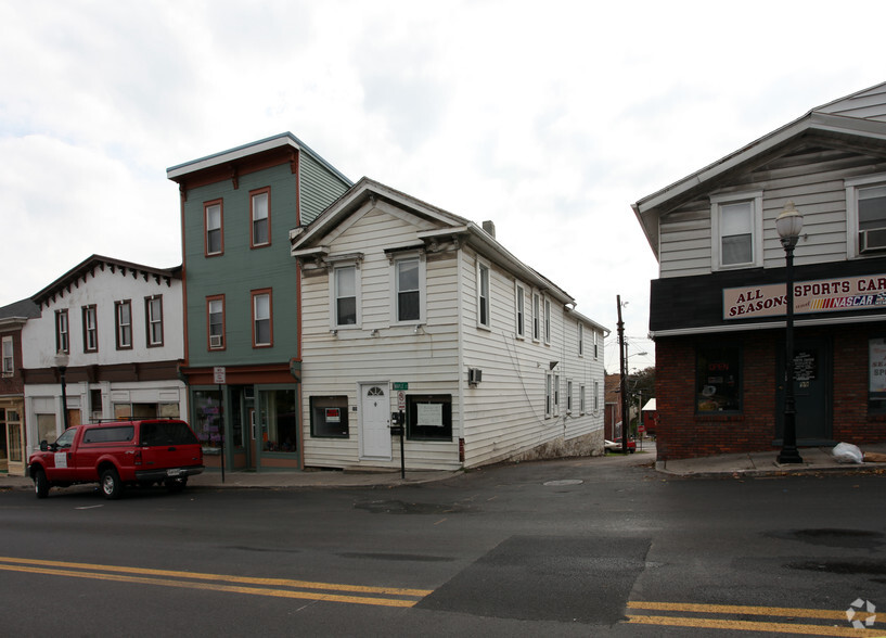 101 Main St, Frostburg, MD à vendre - Photo principale - Image 1 de 1