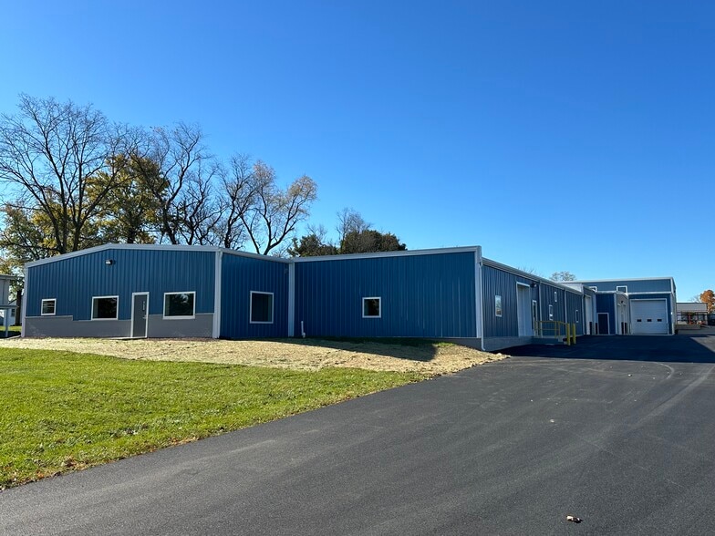 185 Hempt Rd, Mechanicsburg, PA for lease - Building Photo - Image 1 of 15